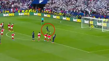 UEFA Şampiyonlar Ligi Finalinde Dembele'nin Penaltı Golü Skora Eşitlik Getirdi