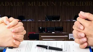 Yargıtay'dan Eşine Hakaret Eden Koca Hakkında EmSal Karar: 'Tosbağa' Diyen Erkek Ağır Kusurlu Bulundu