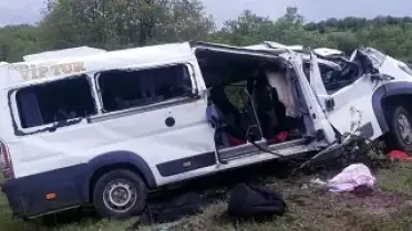 Yozgat'ta öğrenci servisi devrildi: 2 öğrenci ve sürücü hayatını kaybetti, 7 öğrenci yaralandı