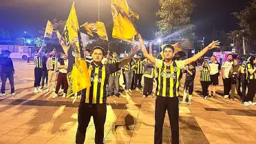 Aziz Yıldırım'ın Fenerbahçe Başkanlığına Seçilmesi Düzce'de Kutlandı