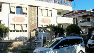 Bakırköy'de Kardeş Kavgası: 1 Yaralı, 1 Gözaltı