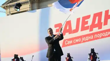 Belgrad'daki Mitingde Aleksandar Vucic: "Birkaç hafta içerisinde görevinden istifa edeceğim"