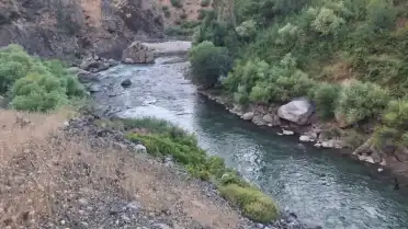 Bitlis Mutki'de Dereye Giren 3 Kardeşten 1'i Hayatını Kaybetti, 1'i Kayıp