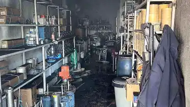 Diyarbakır'da Tamirci Dükkanında Çıkan Yangında İş Yeri Kullanılamaz Hale Geldi