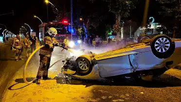 Edirne'de Alkollü Sürücü Refüje Çarptı: 2 Yaralı