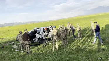 Erzurum'da Hafif Ticari Araç Takla Attı: 3 Ölü, 4 Yaralı