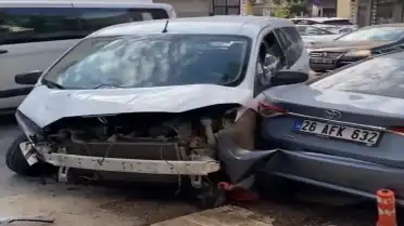 Eskişehir'de işçi servisi ile hafif ticari aracın çarpıştığı kazada 9 yaralı