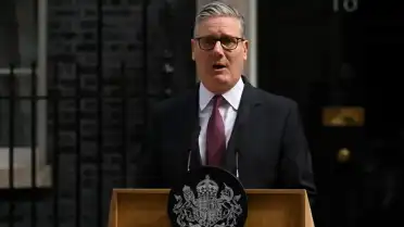 İngiltere Başbakanı Keir Starmer Görevinden İstifa Etti