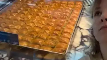 İstanbul Havalimanı'nda Tek Dilim Baklava 8 Euro'ya Satıldı, Tepki Çekti