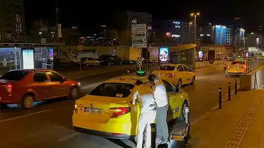İstanbul'da Taksi Şoförü Yolcu Tarafından Darp Edilerek Ağır Yaralandı