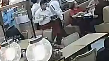 İzmir'de Bir Restoranda Kızgın Yağ Dökülmesiyle Ağır Yaralanan Çocukla İlgili Yeni Görüntüler Ortaya Çıktı