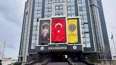 İzmir'de Buca Belediyesi'ne Operasyon: Gözaltı Sayısı 54'e Yükseldi