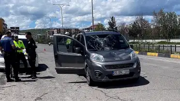 Kars'ta Trafik Kazası: 80 Yaşındaki Yaya Ağır Yaralandı