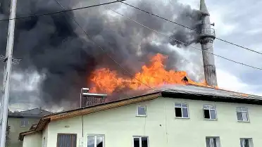 Kastamonu'da Çıkan Yangında Cami, Gasilhane ve Yemekhane Kullanılamaz Hale Geldi