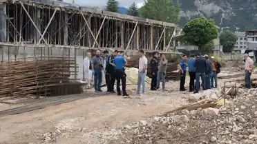 Kütahya'da İnşaat İskelesinin Çökmesi Sonucu 2 İşçi Hayatını Kaybetti