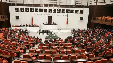 Meclis Genel Kurulu'nda kabul edilen torba yasa teklifi yasalaştı