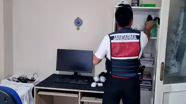 MİT'ten Kredi Kartı Şebekesine Eş Zamanlı Operasyon: 3 Şüpheli Gözaltına Alındı