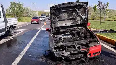 Nevşehir'de Seyir Halindeki Otomobil Alev Aldı
