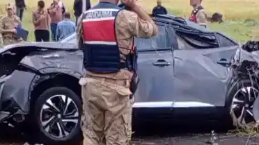 Nişan dönüşü feci kaza: 3 kişi hayatını kaybetti, 1 kişi yaralandı