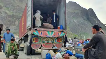 Pakistan İçişleri Bakanlığı Kararı: 10 Temmuz'dan İtibaren Vizesiz Afgan Vatandaşları Tutuklanacak
