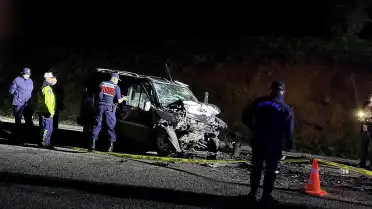 Sivas'ta Trafik Kazası: 3 Kişi Hayatını Kaybetti, 2 Kişi Yaralandı