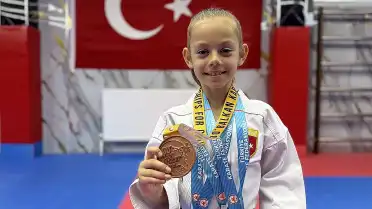 Tekirdağlı 8 yaşındaki karateci Ayza Akgün Balkan Şampiyonası'nda üçüncülük elde etti