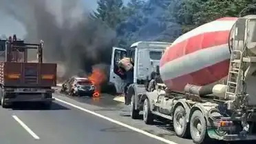 TEM Otoyolu Kumburgaz Mevkiinde Araç Yangını