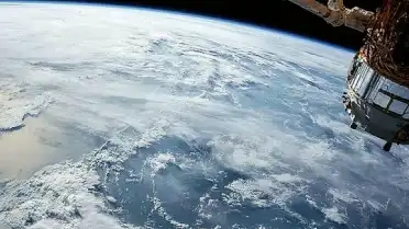Uluslararası Uzay İstasyonu'nda Hava Sızıntısı Nedeniyle Acil Durum: Astronotlar Sığınağa Alındı