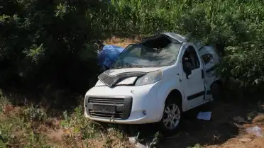 Aksaray'da Şarampole Devrilen Araçta Feci Kaza: 3 Ölü, 1 Yaralı