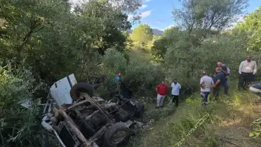 Bingöl Yayladere'de Kamyonetin Uçuruma Yuvarlanması Sonucu 3 Kişi Yaşamını Yitirdi