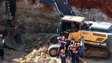 Denizli Merkezefendi'de İnşaat Kazasında Göçük: 1 İş Makinesi Operatörü Yaşamını Yitirdi