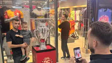 Düzce'de Galatasaray Şampiyonluk Kupası Sergilendi