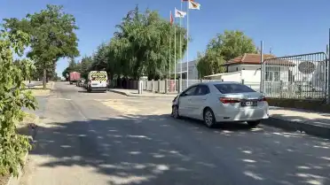 Eskişehir'de İşçi Servisi ile Otomobil Çarpıştı: 11 Yaralı