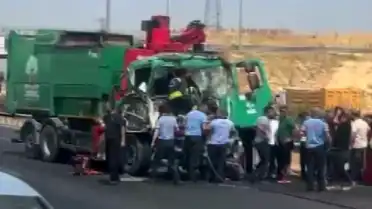 Gaziantep'te Çöp Kamyonu Tıra Çarptı: 1 Kişi Ağır Yaralı
