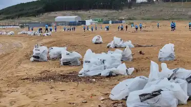 İBB Verileri Paylaşıldı: İstanbul Kıyı ve Plajlarında 6 Ayda 5 Bin 291 Ton Atık Temizlendi