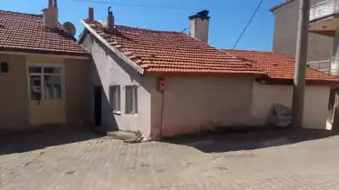 Isparta'da Komşu Tartışmasında Bir Kişi Hayatını Kaybetti, Diğeri Ağır Yaralandı