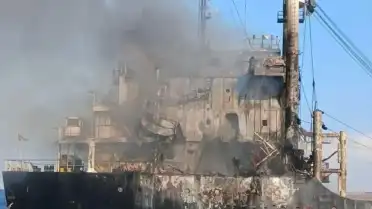 Karadeniz'de Mısır Yüklü Gemi Saldırıya Uğradı: 5 Denizci Kayıp