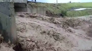 Kars Arpaçay'da Sel Felaketi: Polat Köyü Yolunda Ulaşım Durma Noktasına Geldi