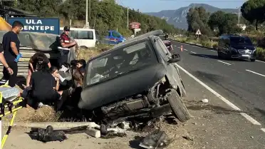 Muğla'da Minibüs Şarampole Devrildi: 6 Yaralı