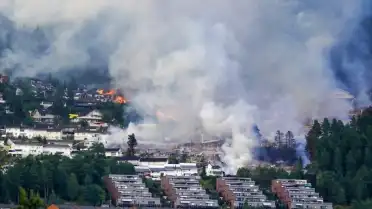 Norveç Drammen'de Yangın Felaketi: 100'den Fazla Konut Kül Oldu