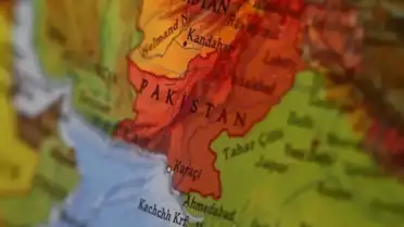 Pakistan'da Yolcu Otobüsü Uçuruma Yuvarlandı: 40 Ölü
