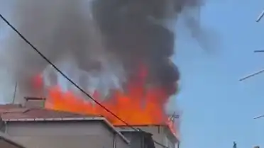 Pendik Orhangazi Mahallesi'nde 5 Katlı Binanın Çatısında Yangın Çıktı