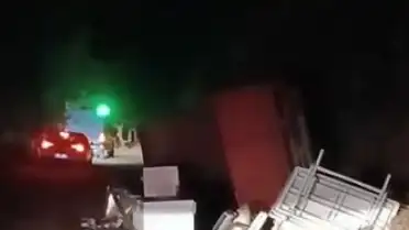 Sakarya Hendek'te Kamyonet Devrildi: 1 Ölü, 1 Yaralı