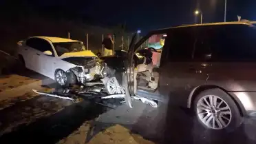 Sancaktepe'de Ters Yöne Giren Otomobilin Karıştığı Zincirleme Kazada 5 Yaralı