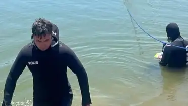 Sivas Gemerek'te Kızılırmak'ta Akıntıya Kapılan Çocuk İçin Arama Çalışmaları Devam Ediyor