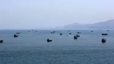 Umman Körfezi'nde LNG Tankerine İHA Saldırısı: Gemiden Yardım Çağrısı Geldi