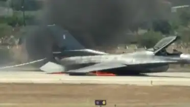 Yunanistan Hava Kuvvetleri'ne ait F-16 uçağı havada alev aldı: Pilot acil iniş yaptı