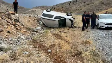 Adıyaman'da Hafif Ticari Araç Takla Attı: 6 Yaralı