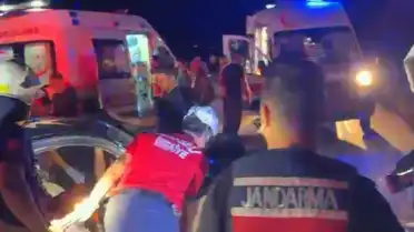Bursa'da Trafik Kazası: Anne ve Kızı Hayatını Kaybetti, 5 Kişi Yaralandı