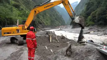 Çin-Nepal Sınırında Buzul Gölü Taştı, Yeni Bir Felaket Riski Oluştu